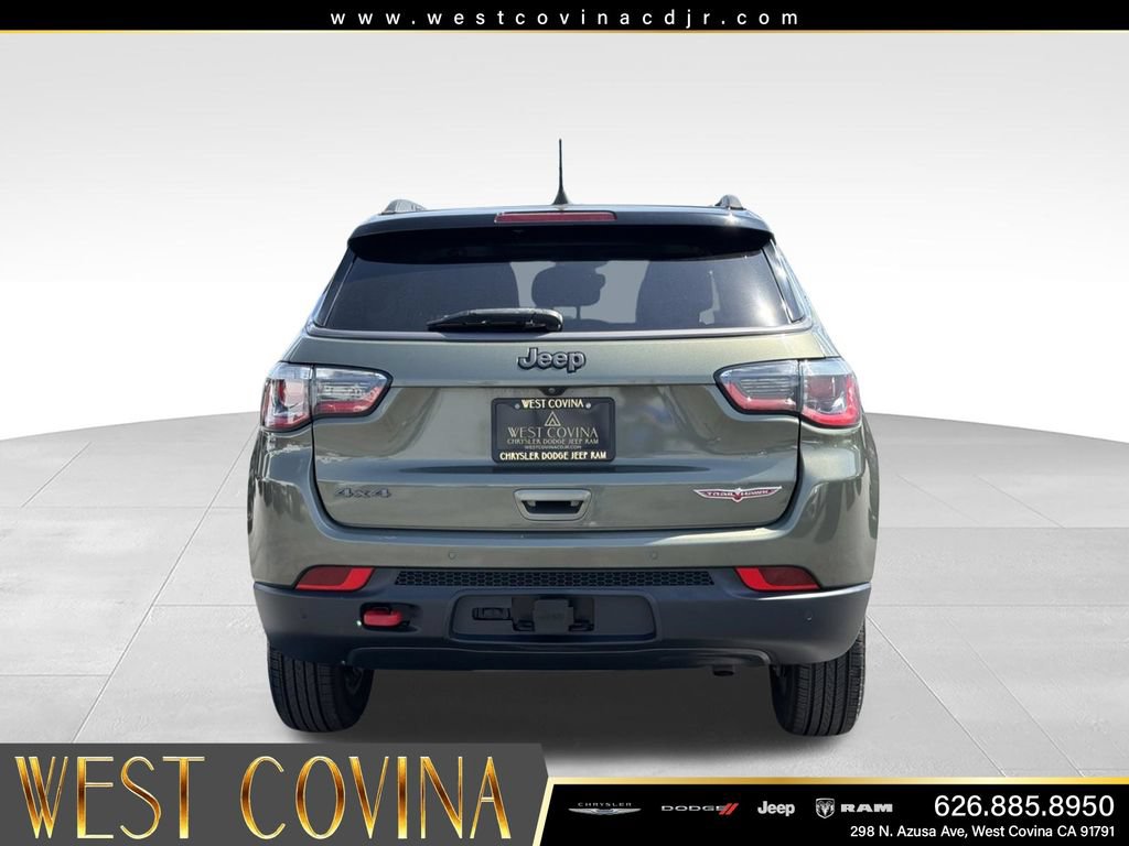Used 2021 Jeep Compass Trailhawk w/ Sun and Sound Group AWD/4WD image 9