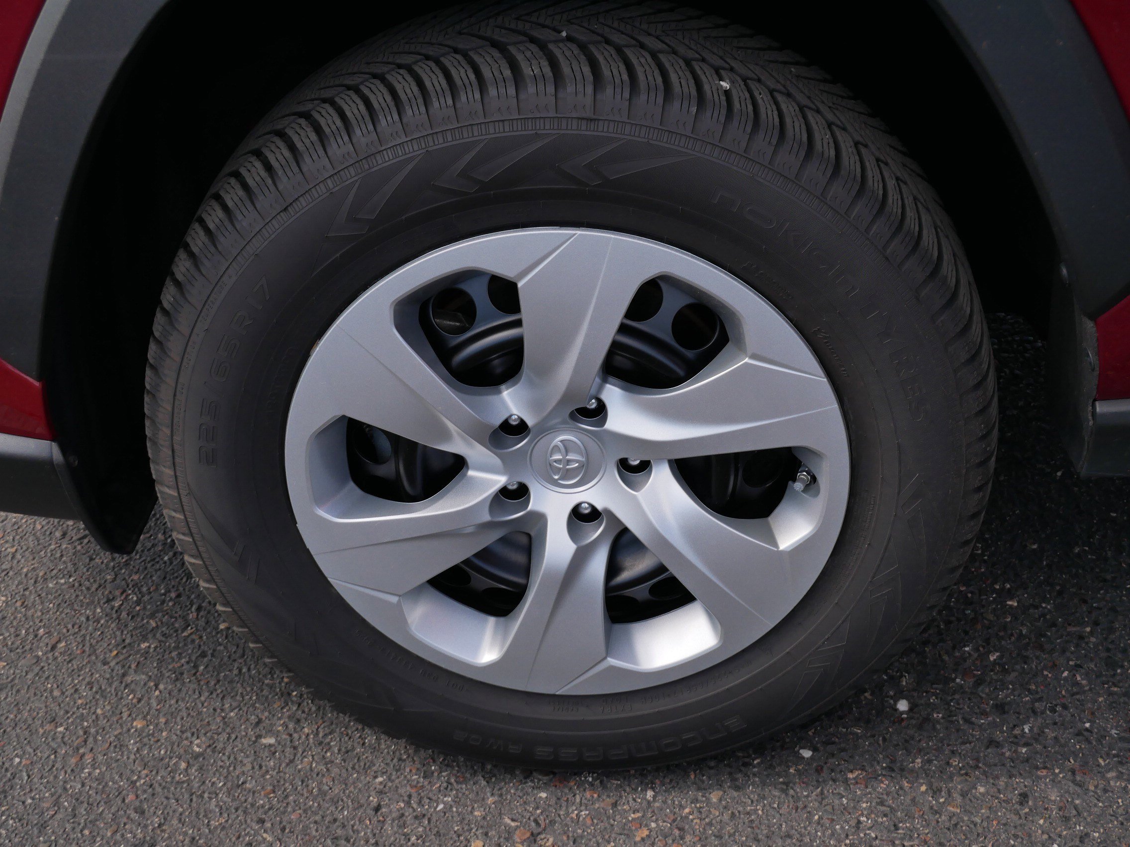 Used 2021 Toyota RAV4 LE AWD/4WD image 15