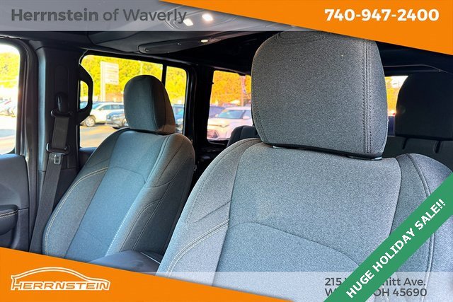 Used 2024 Jeep Wrangler Sahara image 23