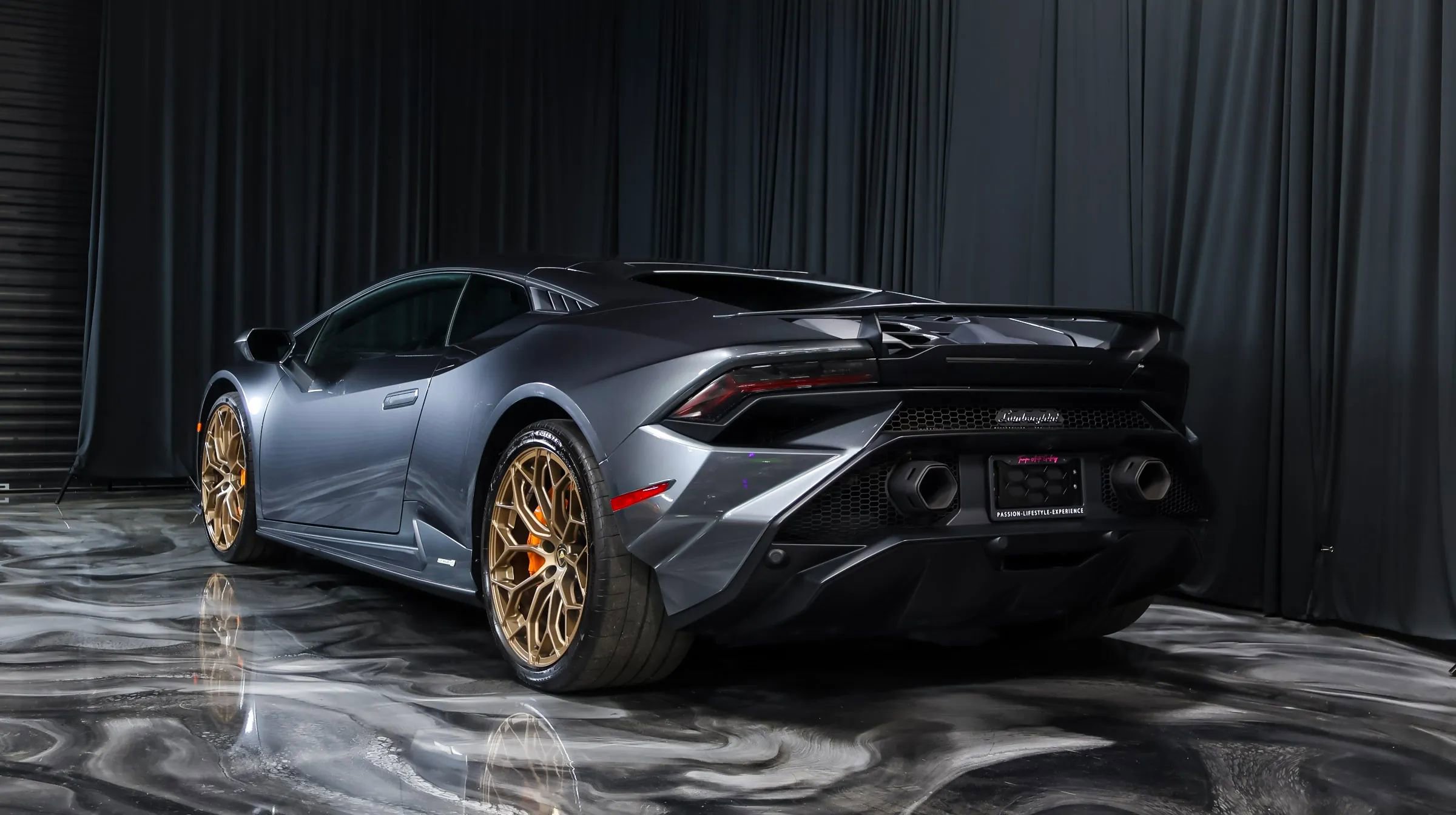 Used 2023 Lamborghini Huracan Tecnica image 5
