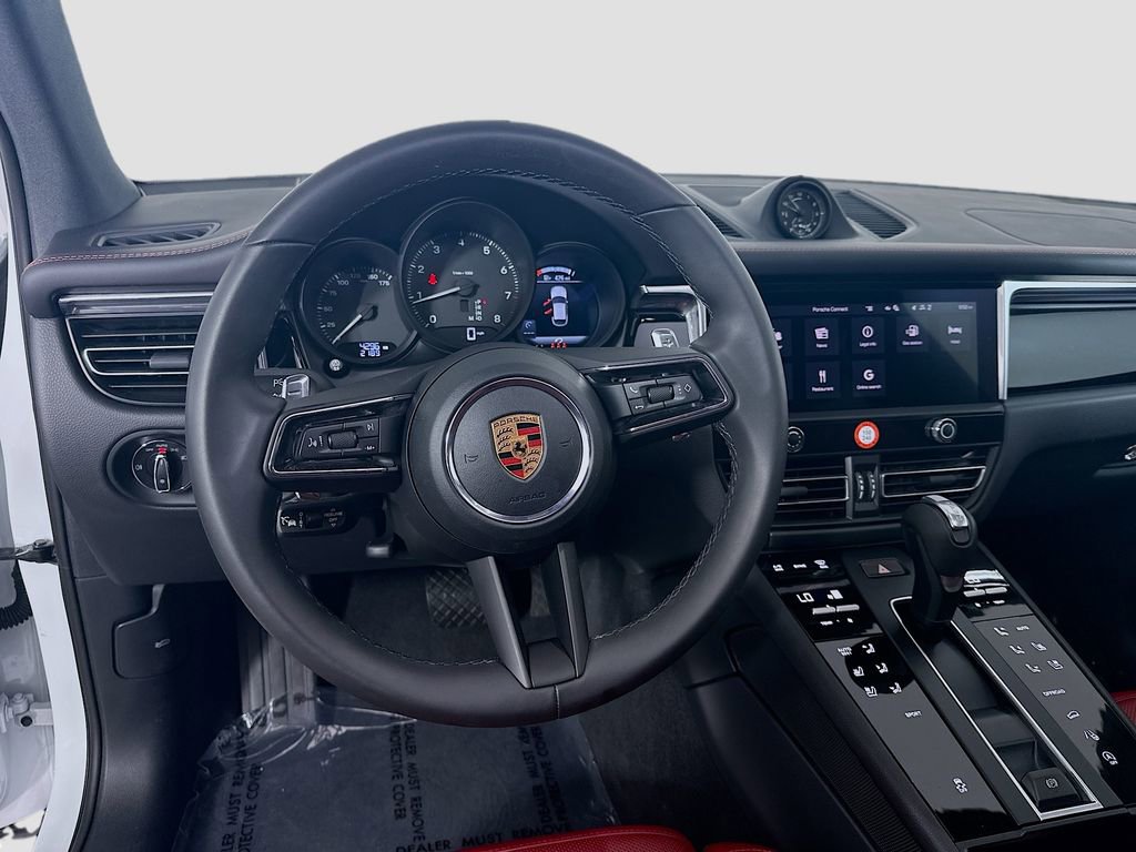 Certified 2026 Porsche Macan image 25