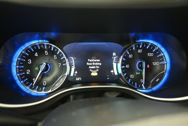 Used 2023 Chrysler Pacifica Touring-L FWD image 25