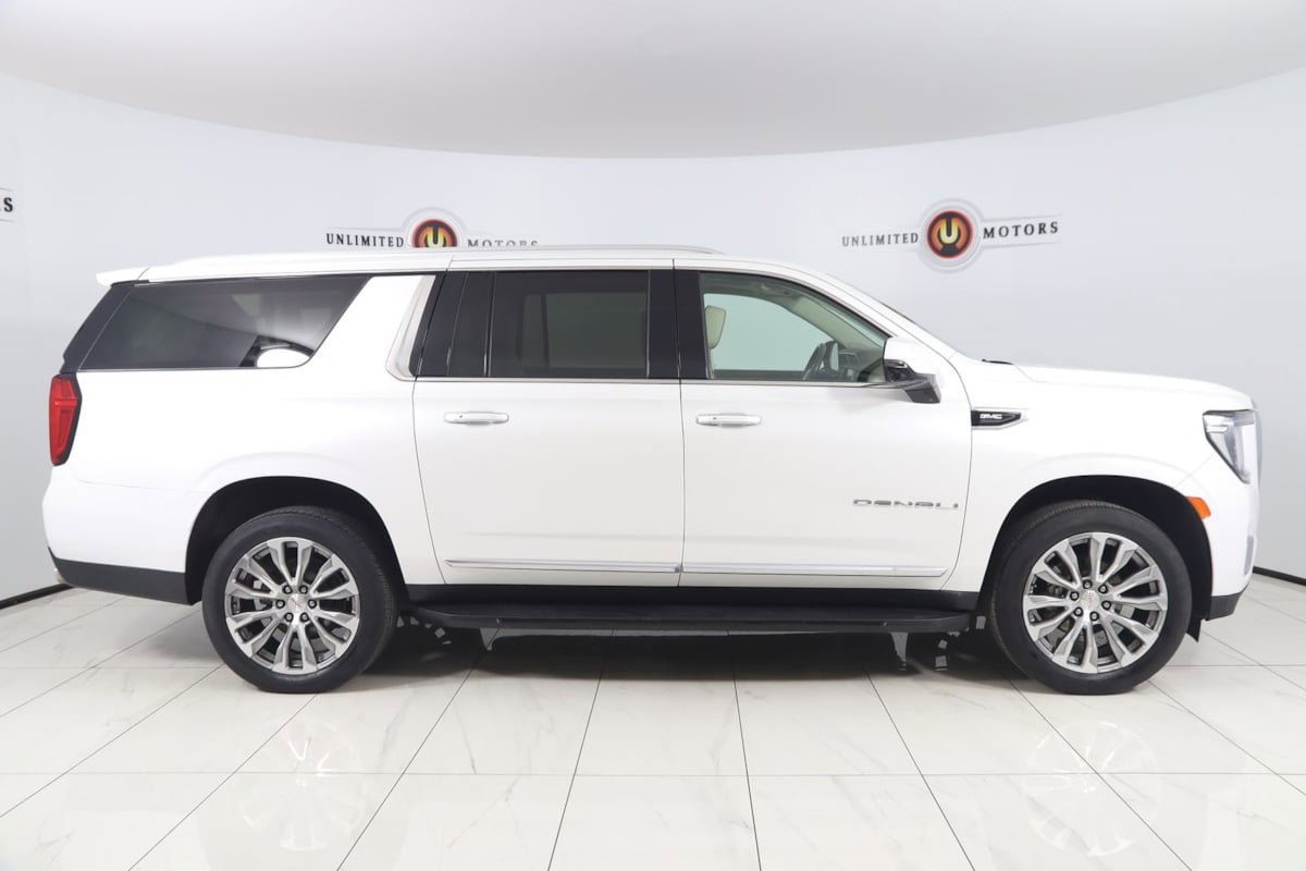 Used 2021 GMC Yukon XL Denali w/ LPO, Illumination Package AWD/4WD image 2