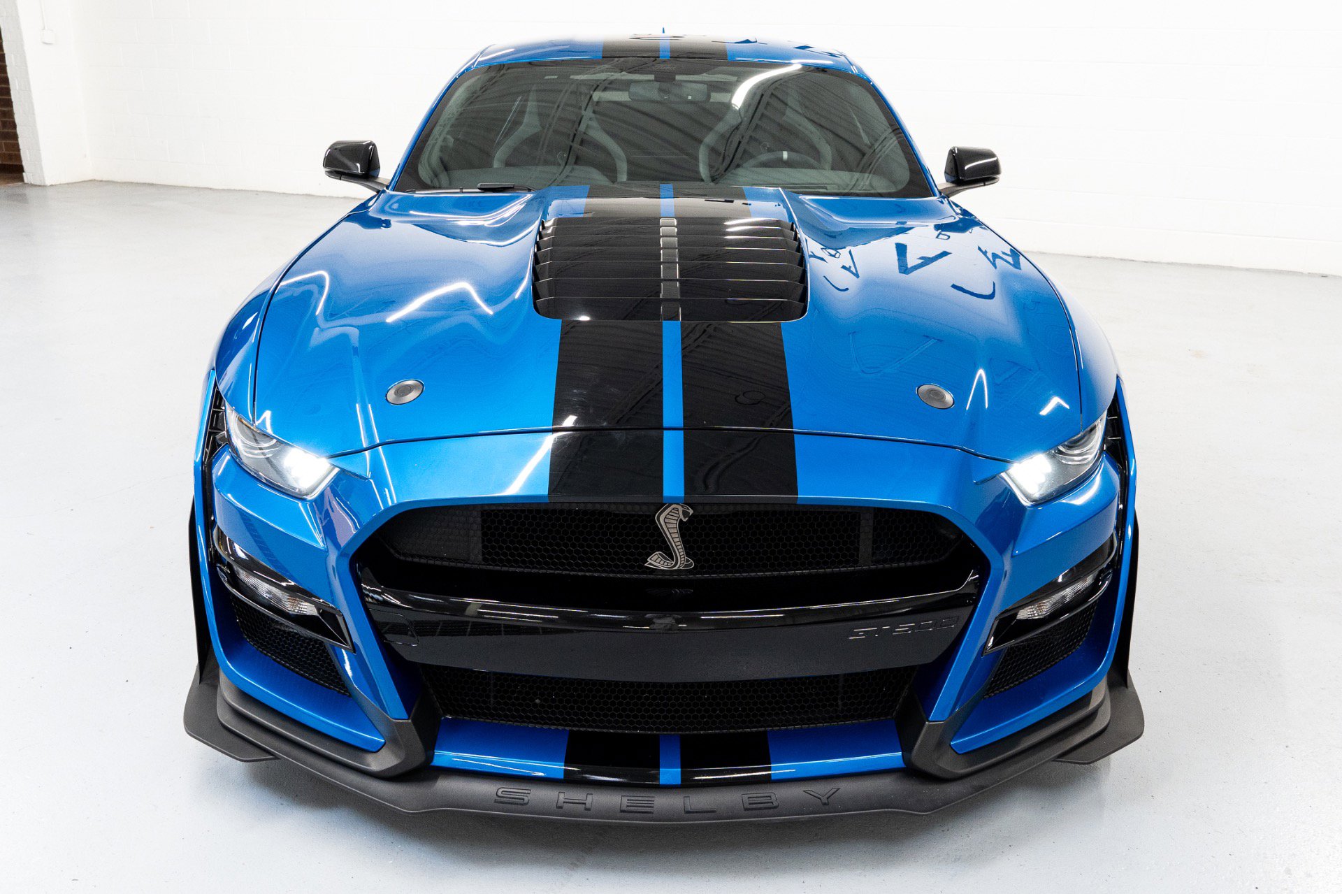 Used 2021 Ford Mustang Shelby GT500 w/ Carbon Fiber Track Pack RWD image 5