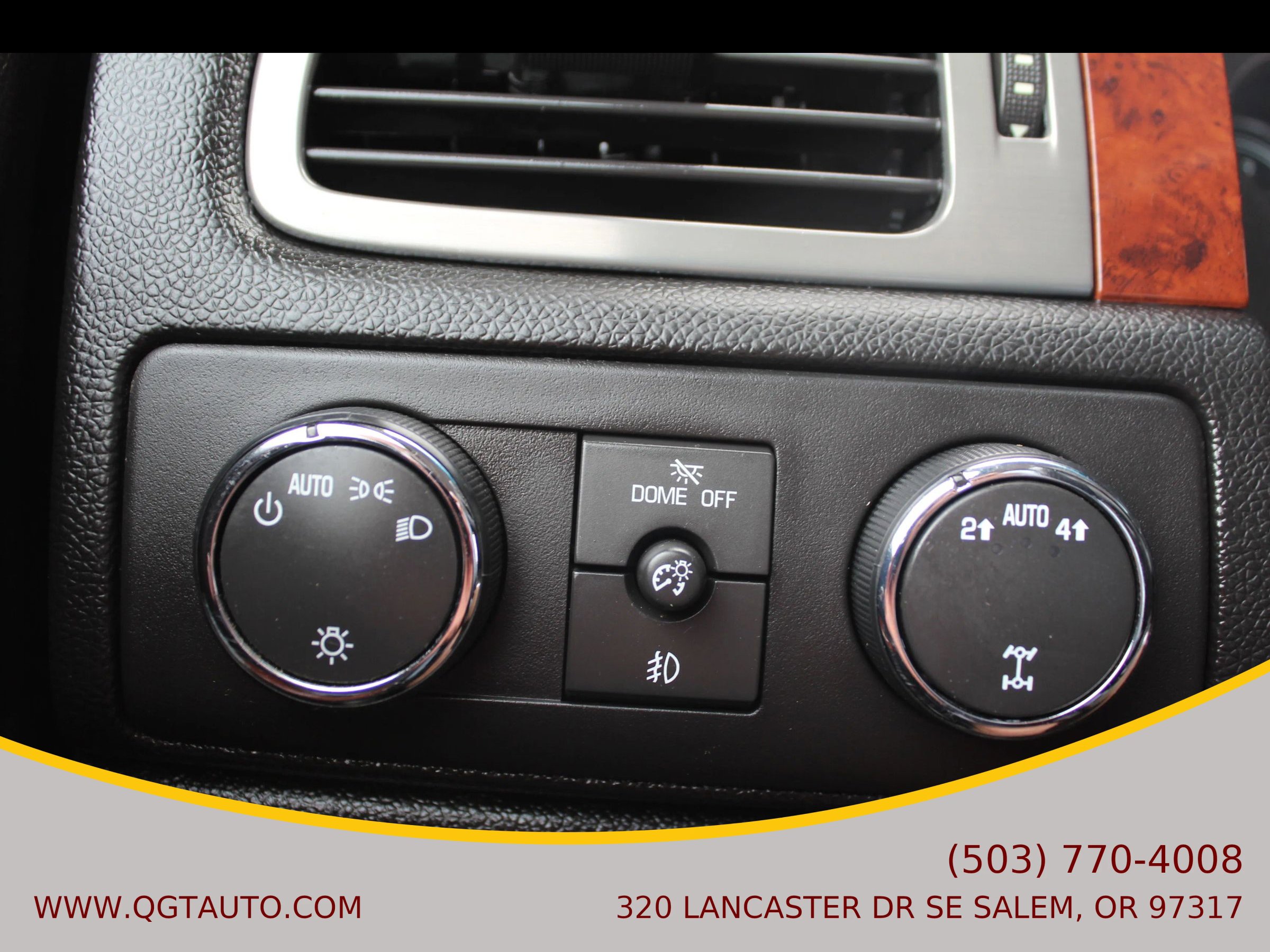 Used 2011 Chevrolet Suburban LT AWD/4WD image 24