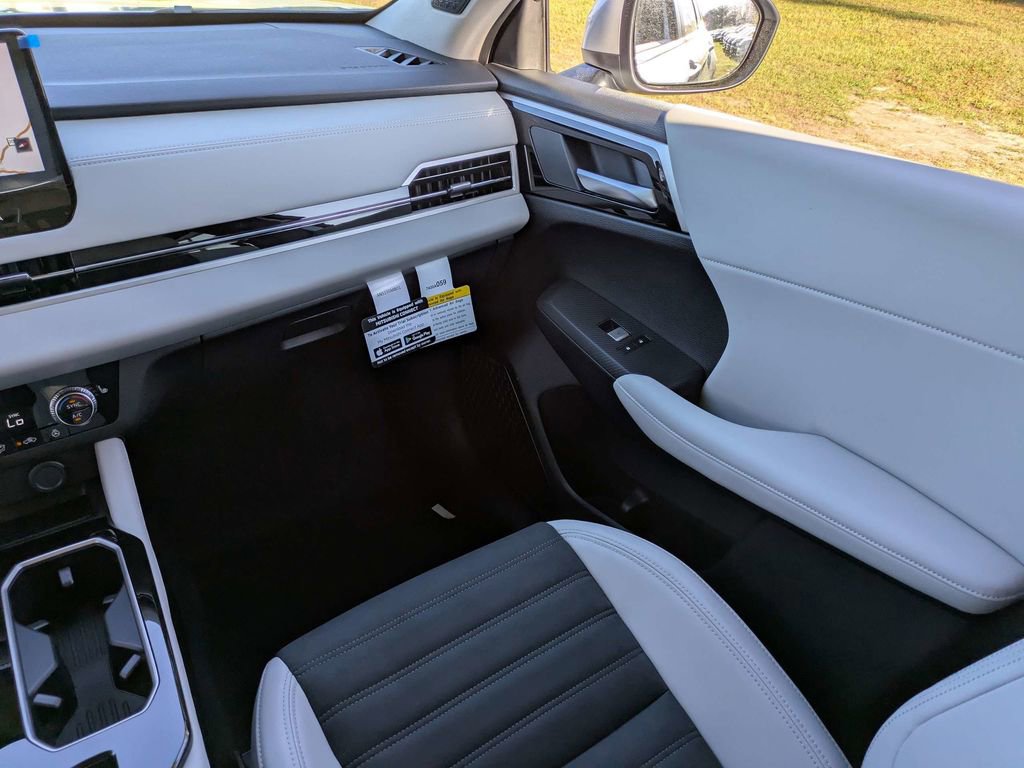 New 2026 Mitsubishi Outlander SE FWD image 18