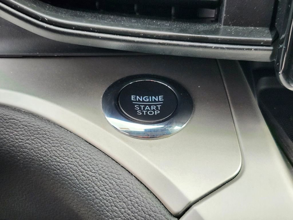 Used 2022 Ford Explorer XLT AWD/4WD image 26