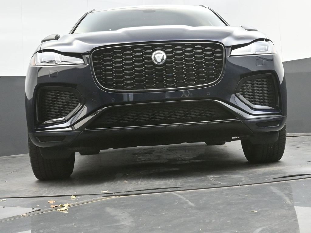Used 2025 Jaguar F-PACE R-Dynamic S image 30
