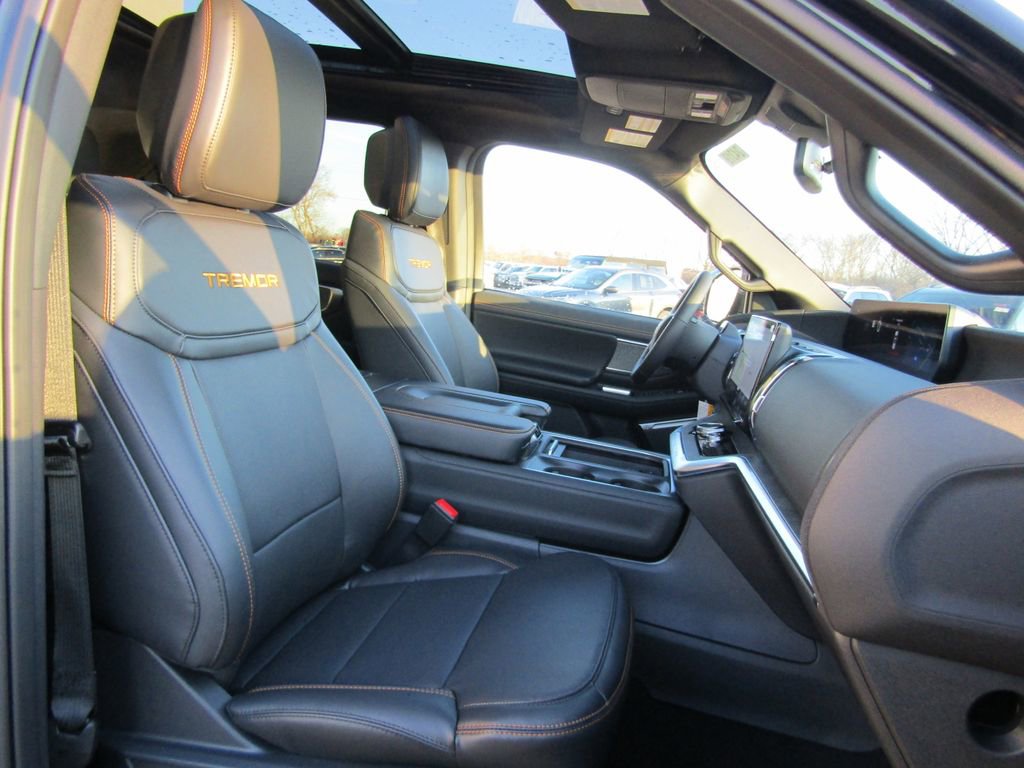 New 2026 Ford Expedition Tremor image 12