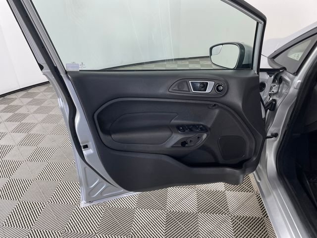 Used 2014 Ford Fiesta SE image 16