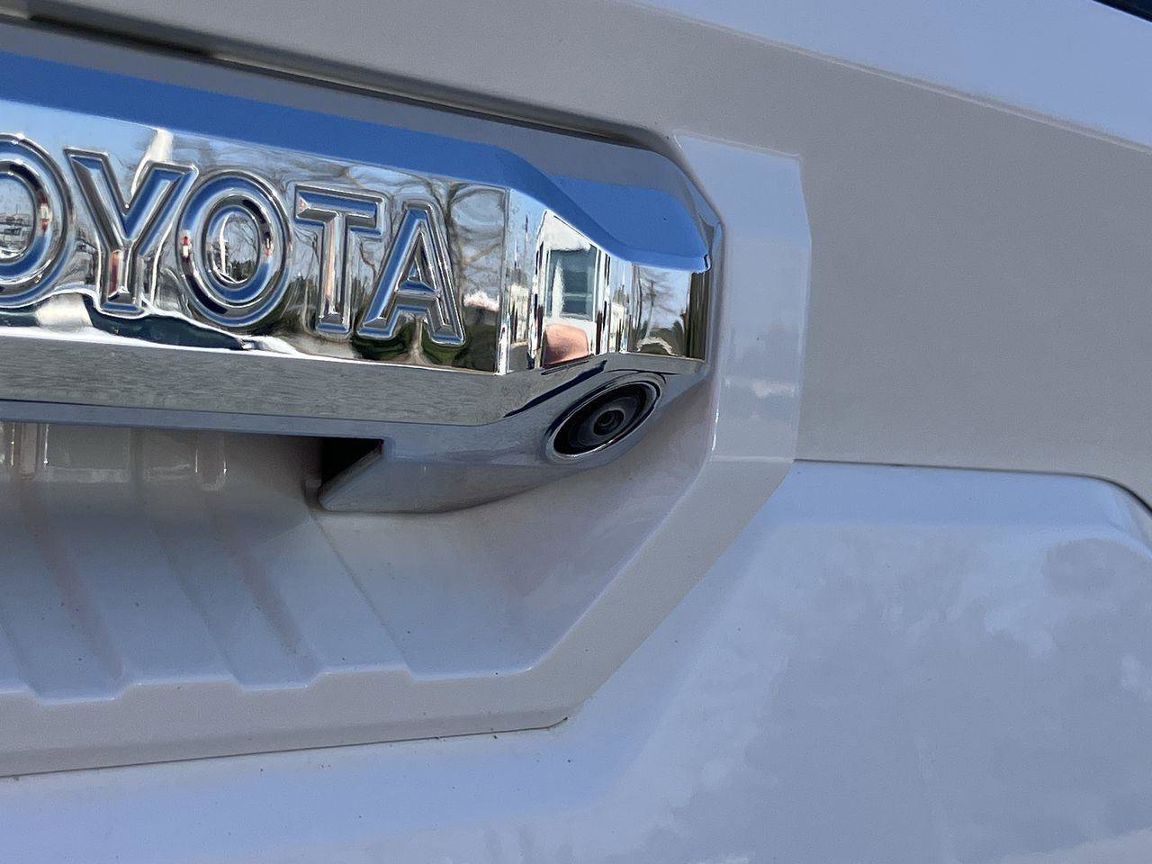Used 2022 Toyota Tundra Limited AWD/4WD image 14