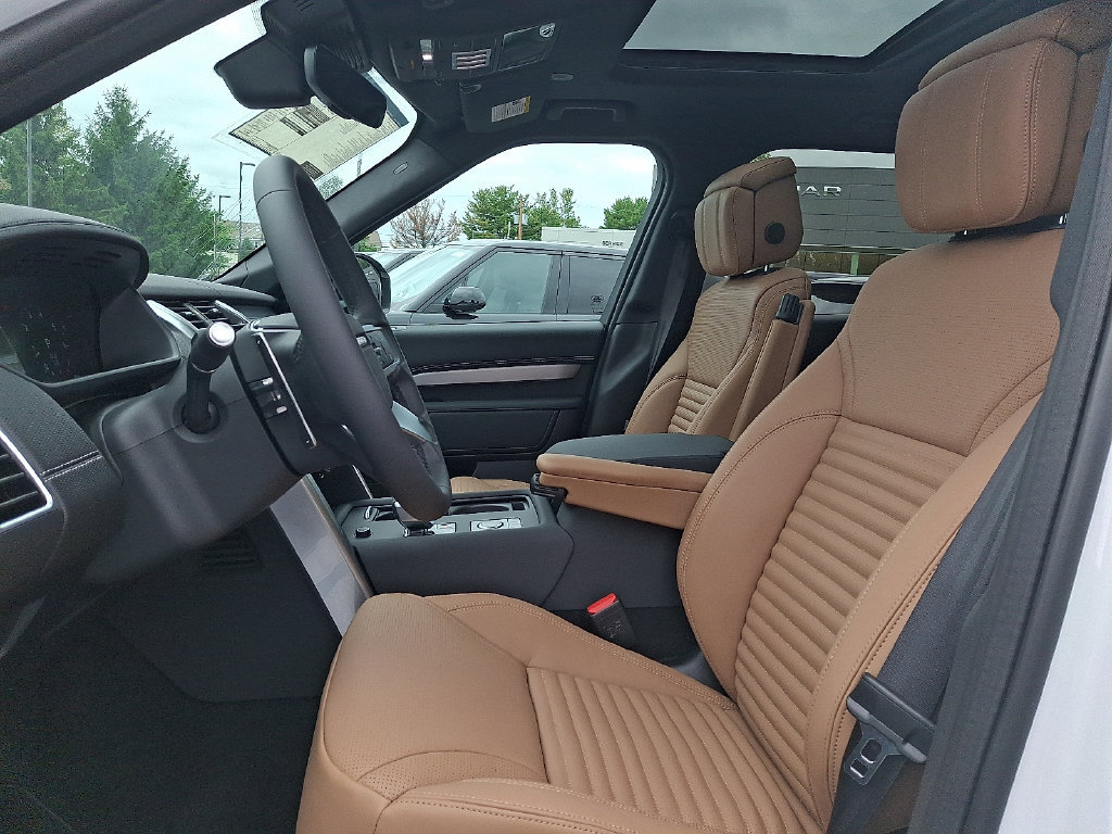 New 2026 Land Rover Discovery Dynamic SE AWD/4WD image 9