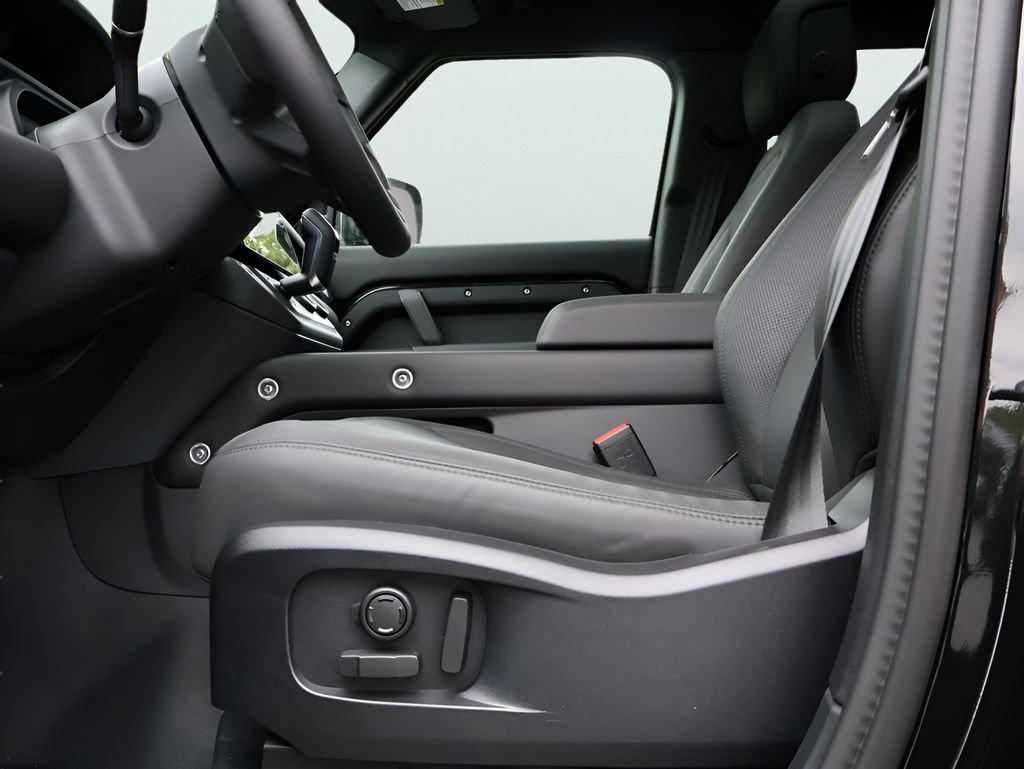 New 2026 Land Rover Defender 110 X-Dynamic SE AWD/4WD image 36