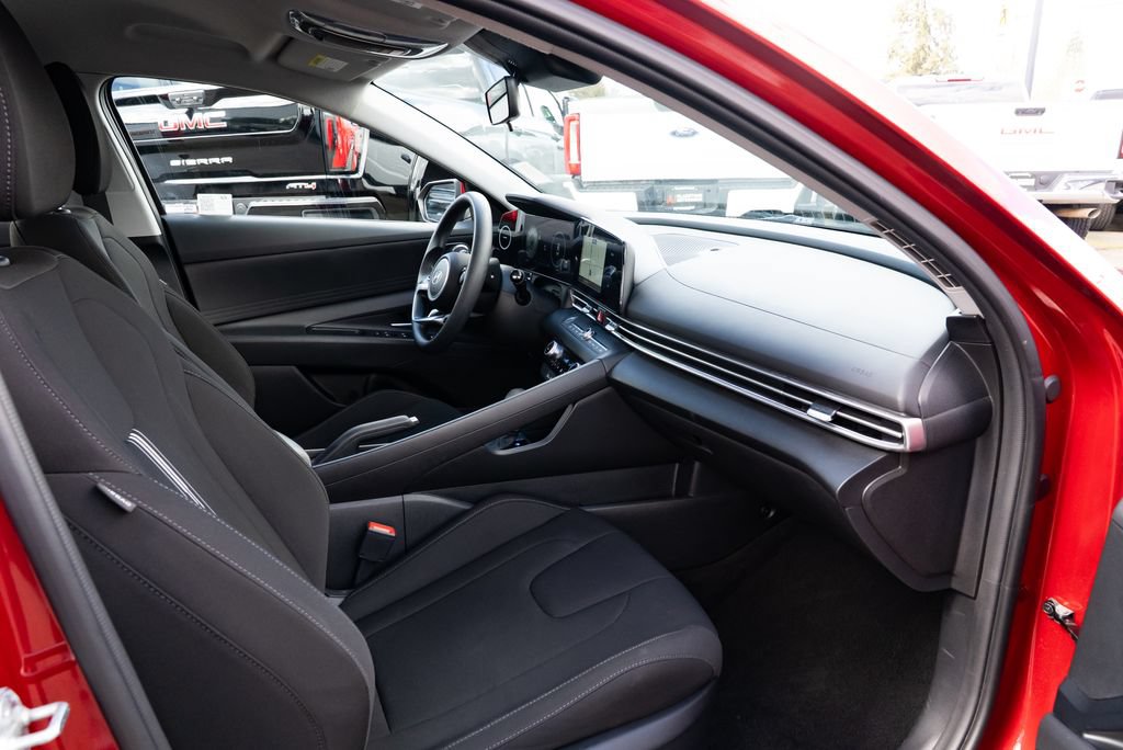 Used 2024 Hyundai Elantra SEL FWD image 25