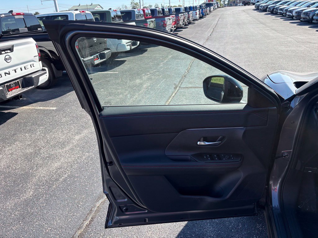 New 2027 Nissan Kicks SR FWD image 25