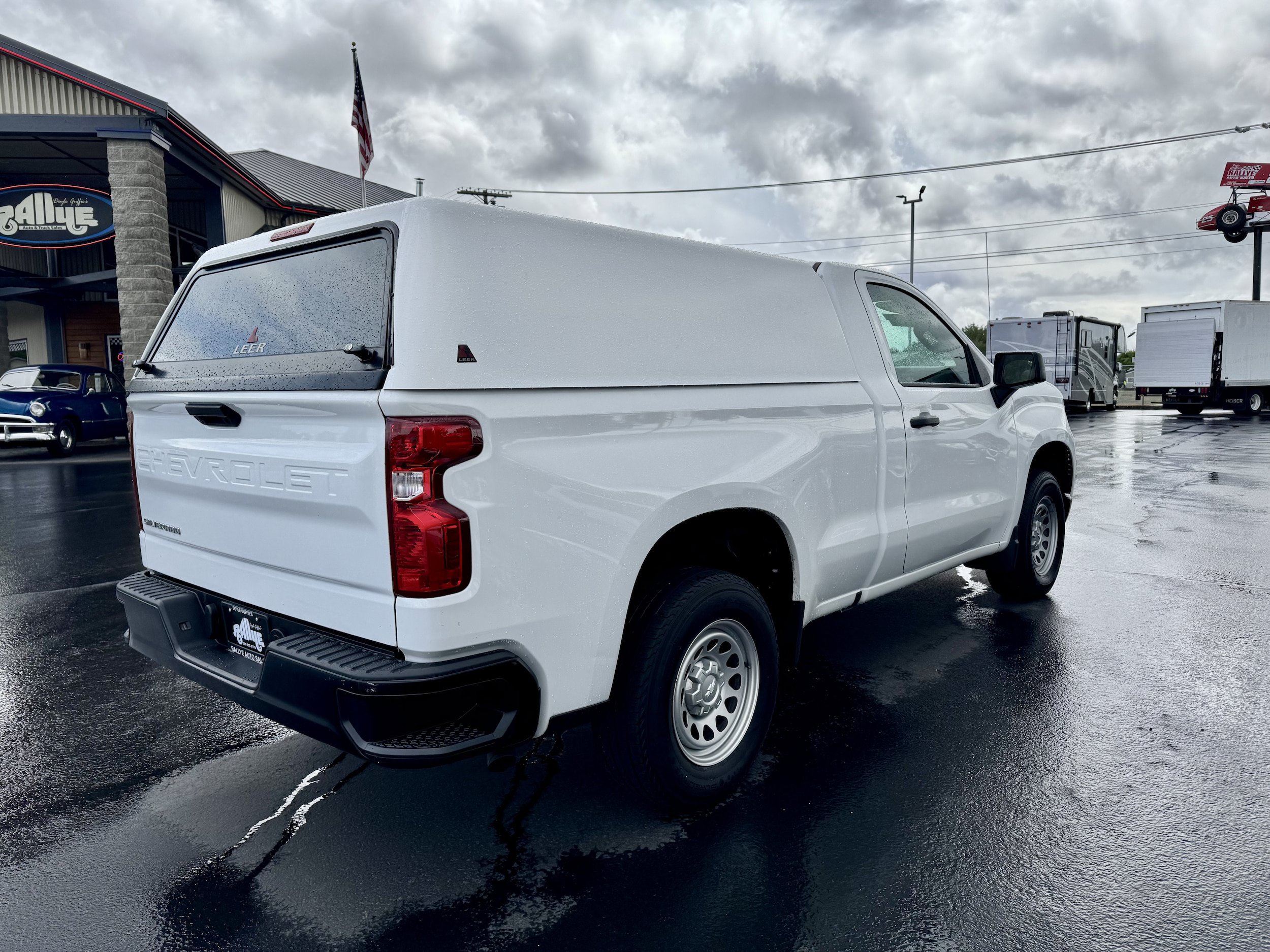 Used 2023 Chevrolet Silverado 1500 W/T RWD image 4