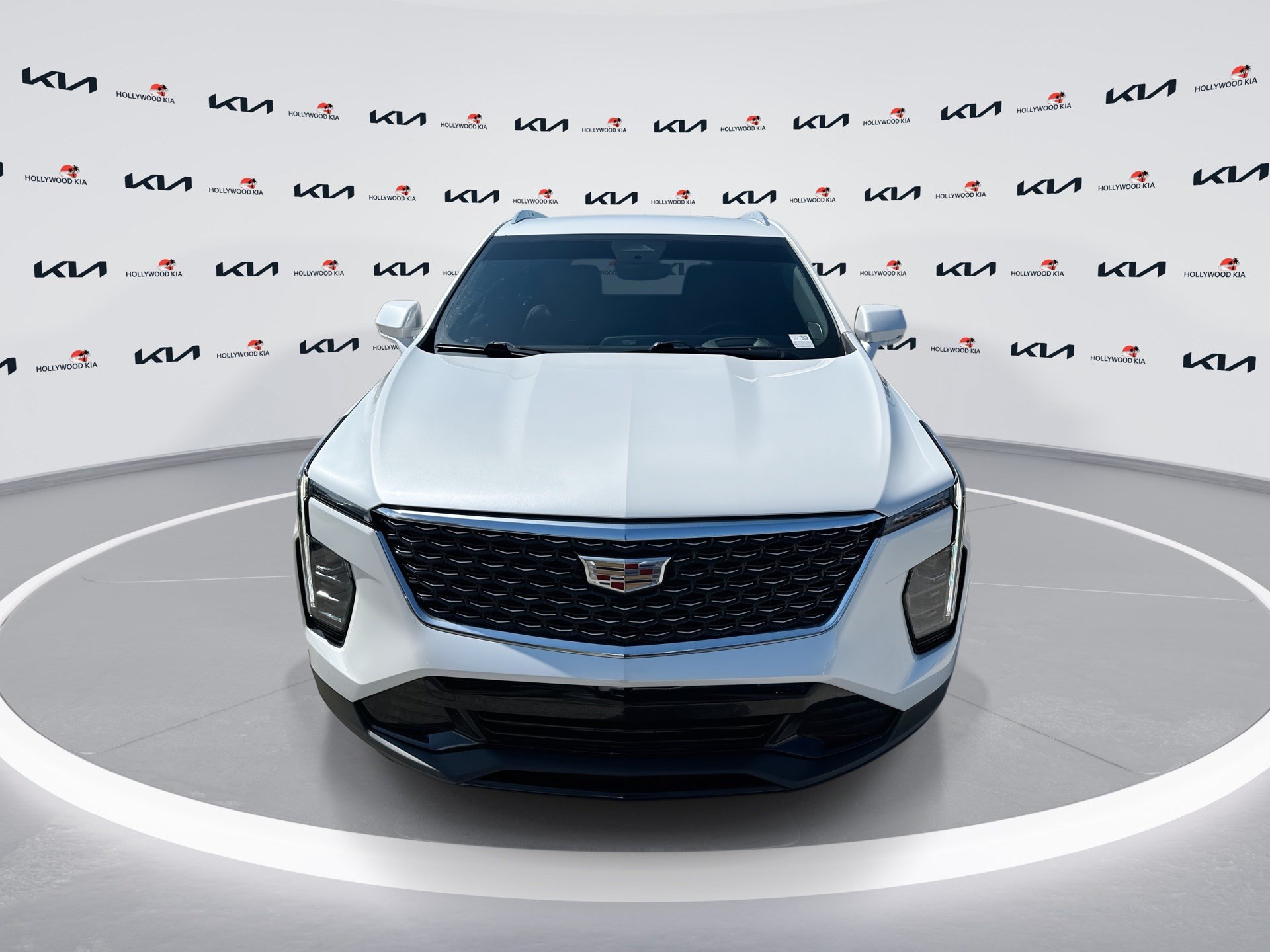 Used 2024 Cadillac XT4 Premium Luxury w/ Technology Package FWD image 3