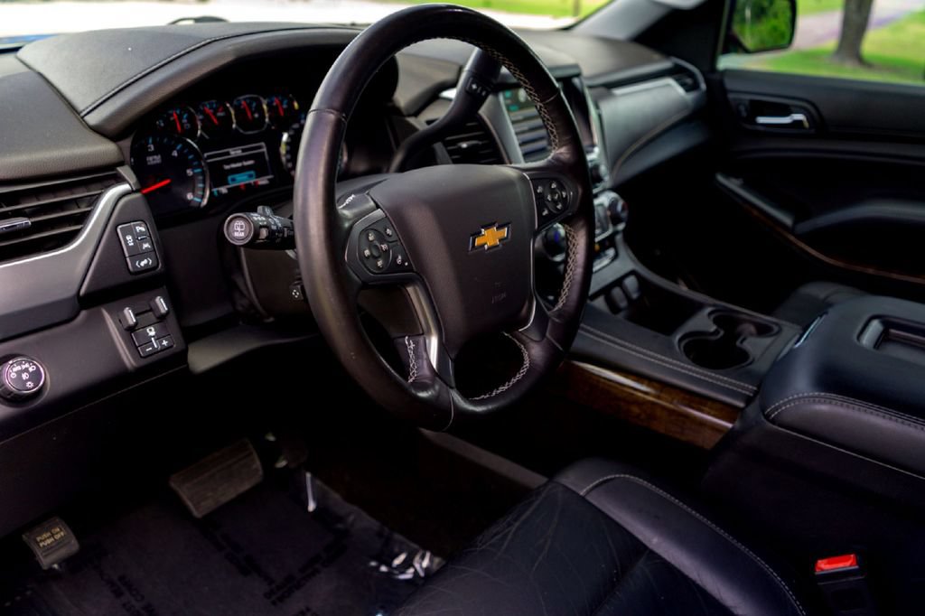 Used 2018 Chevrolet Tahoe LT w/ Luxury Package RWD image 10