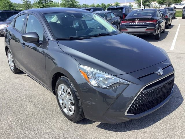 Used 2020 Toyota Yaris L FWD image 3