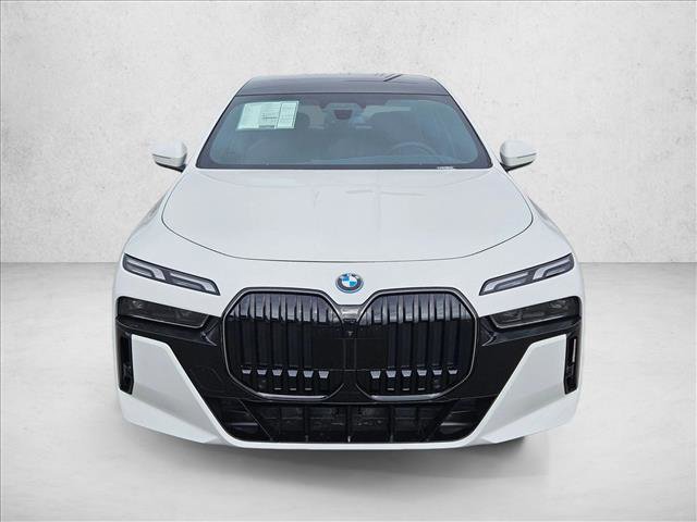 Used 2026 BMW 750e xDrive AWD/4WD image 6