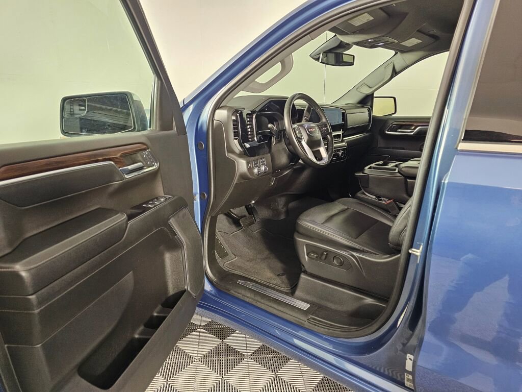 Used 2024 GMC Sierra 1500 SLT image 17