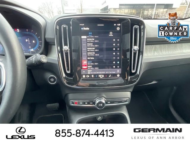 Used 2025 Volvo XC40 B5 Plus image 18