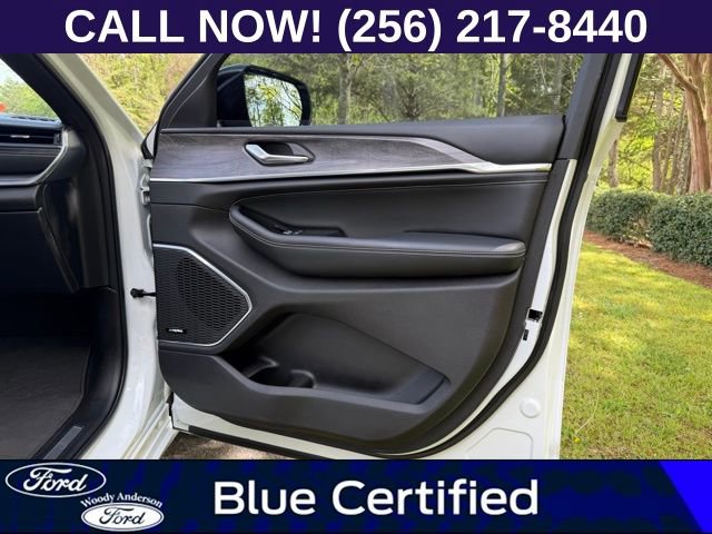 Used 2024 Jeep Grand Cherokee L Overland w/ Trailer Tow Package image 28