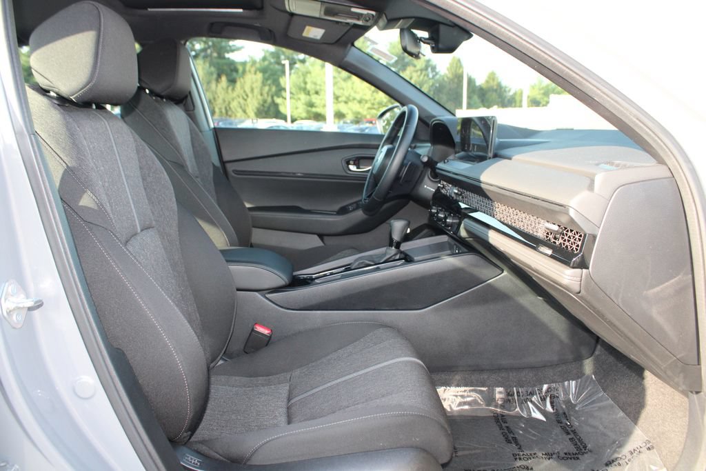 Used 2025 Honda Accord Sport image 12