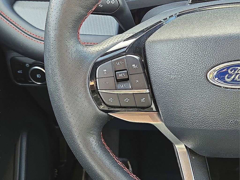 Used 2025 Ford Explorer ST-Line w/ ST-Line Street Pack image 21