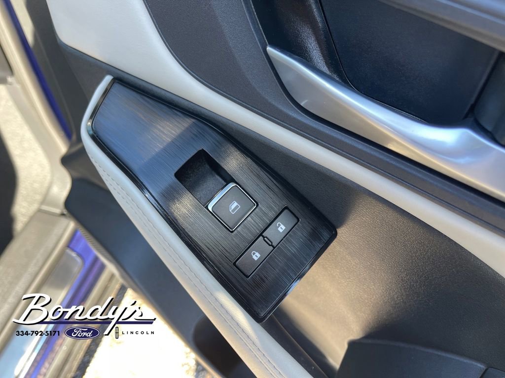 Used 2023 Nissan Rogue SL w/ SL Premium Package image 24