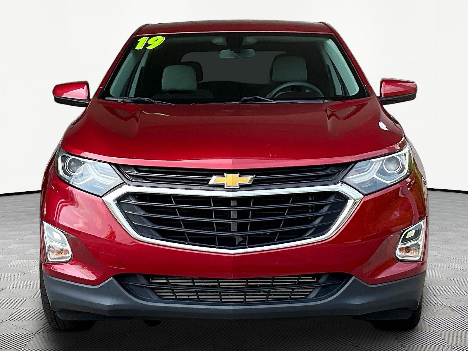 Used 2019 Chevrolet Equinox LT FWD image 2