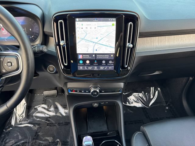 Used 2025 Volvo XC40 B5 Ultra AWD/4WD image 25