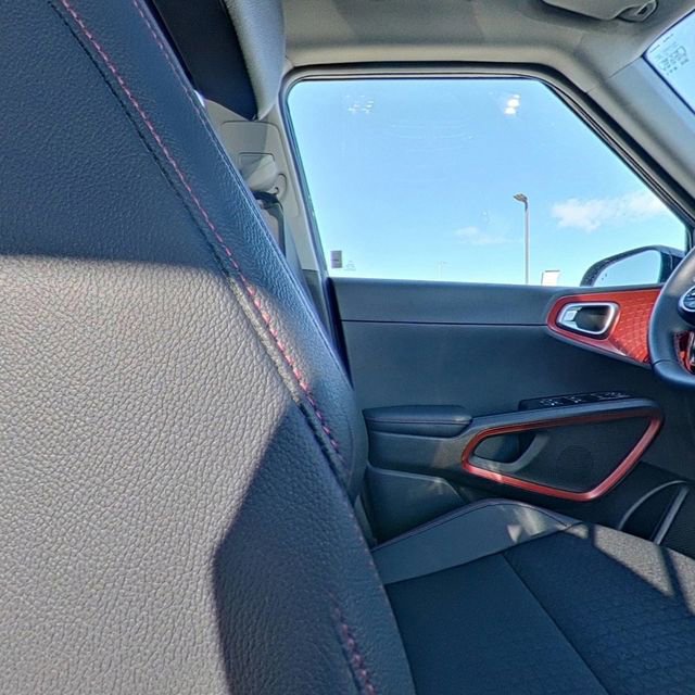 Used 2024 Kia Soul GT-Line w/ GT-Line Technology Package image 30