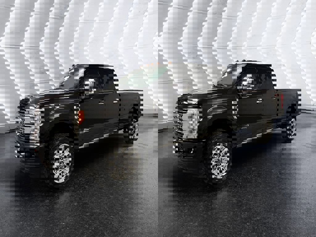 Used 2019 Ford F350 Platinum w/ Platinum Ultimate Package image 3