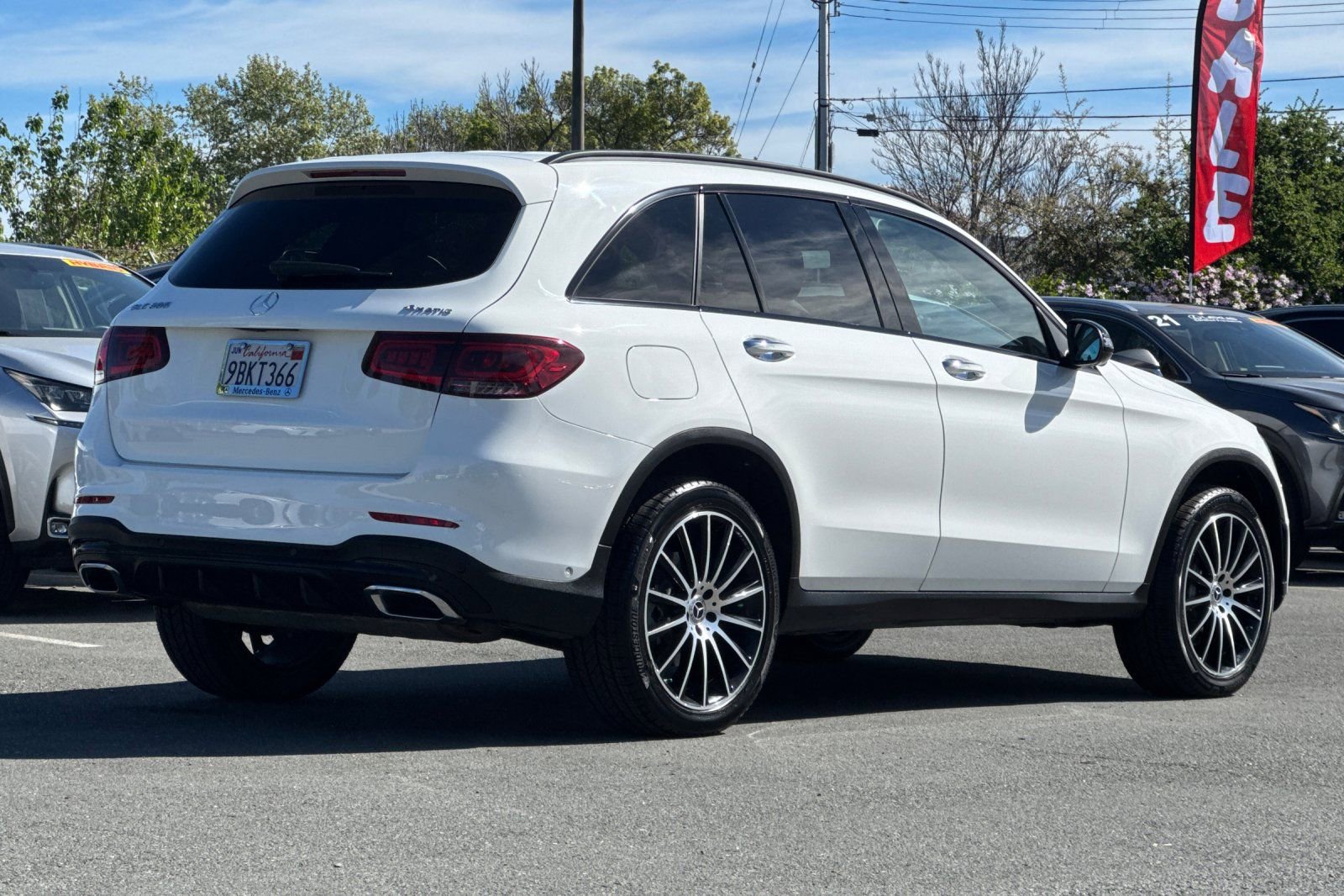 Used 2022 Mercedes-Benz GLC 300 4MATIC image 4