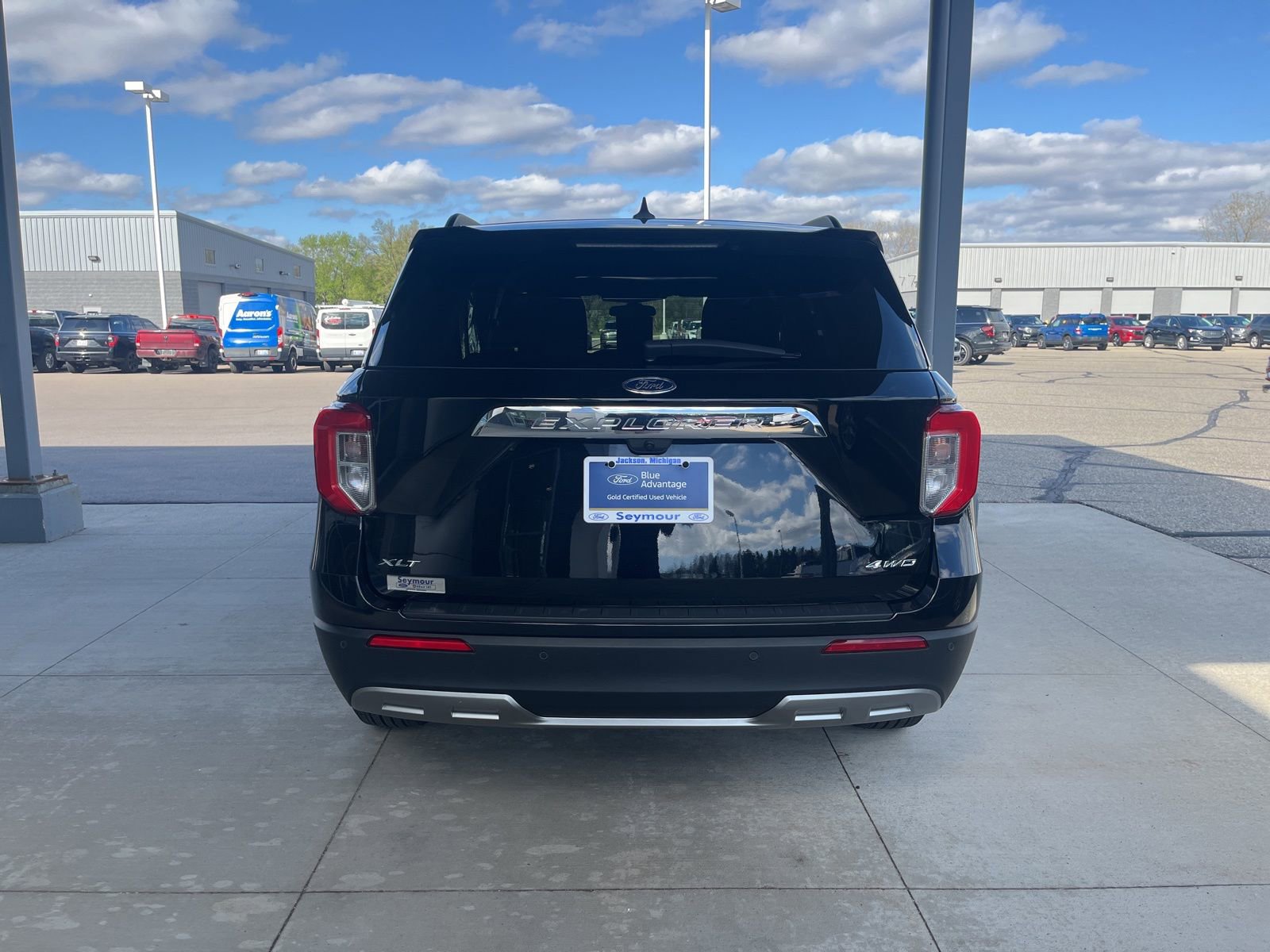 Certified 2023 Ford Explorer XLT w/ Equipment Group 202A AWD/4WD image 5