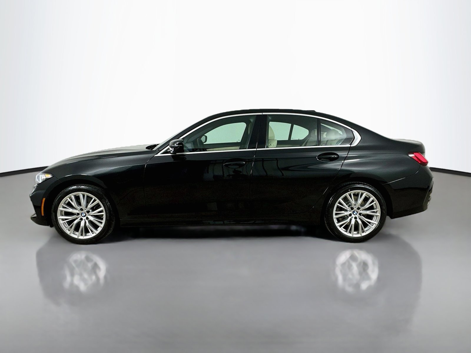 Used 2024 BMW 330i xDrive Sedan w/ Convenience Package AWD/4WD image 8