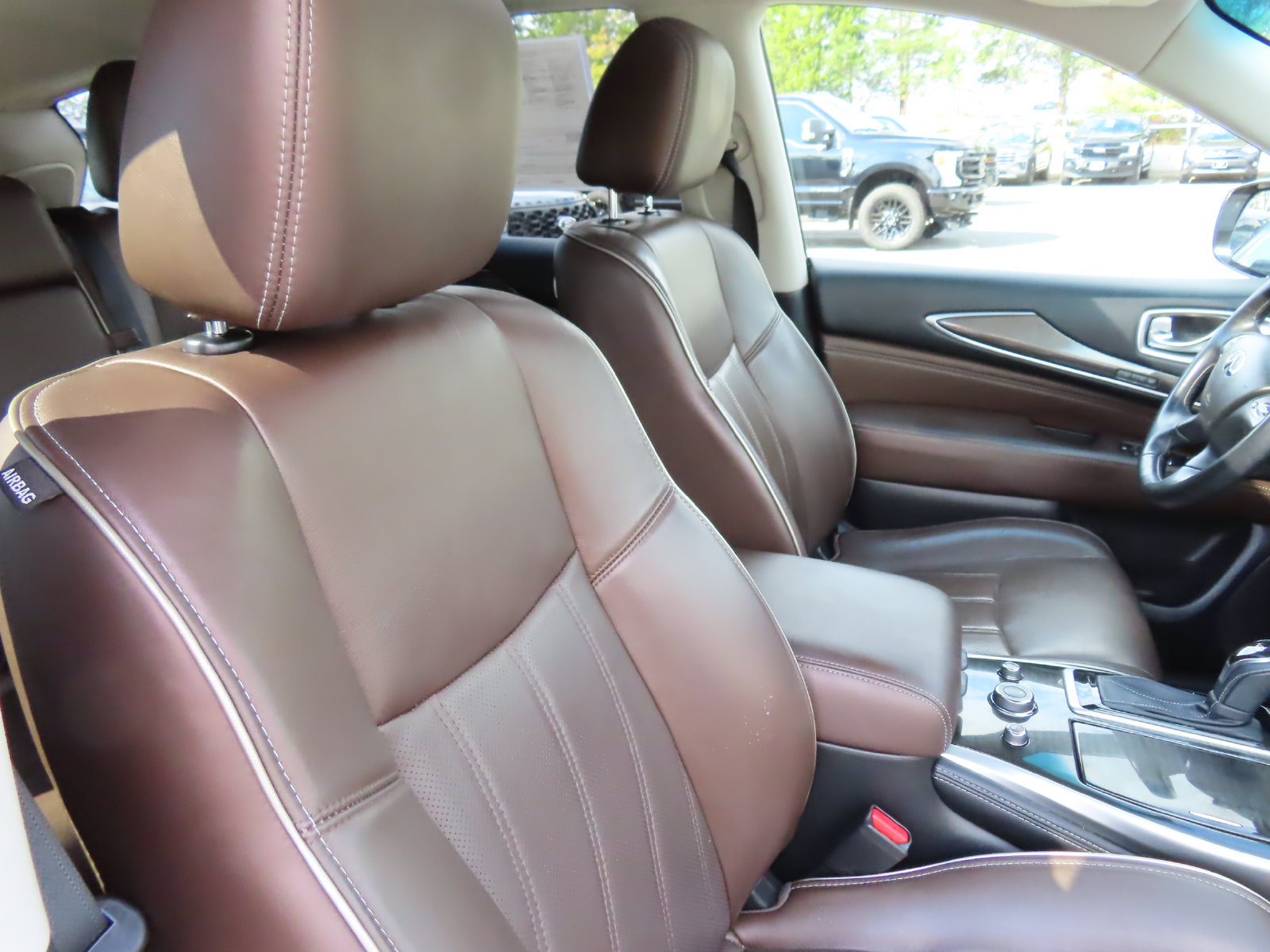 Used 2016 INFINITI QX60 Luxe w/ Premium Package AWD/4WD image 34