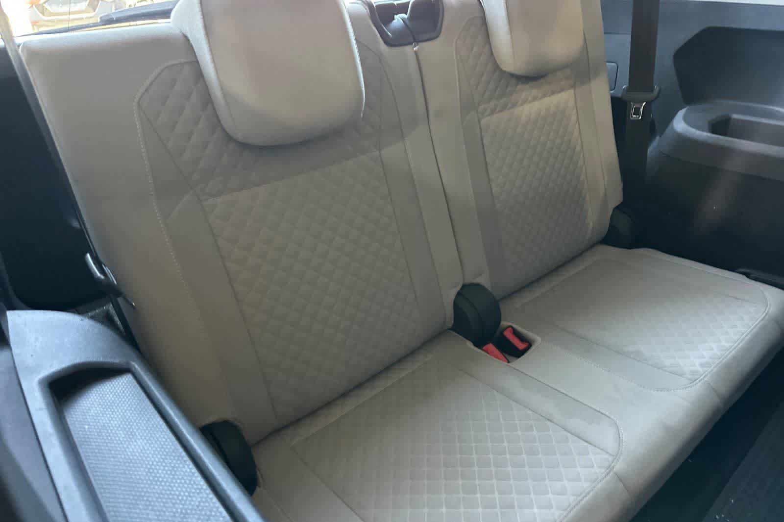 Used 2018 Volkswagen Tiguan S FWD image 17