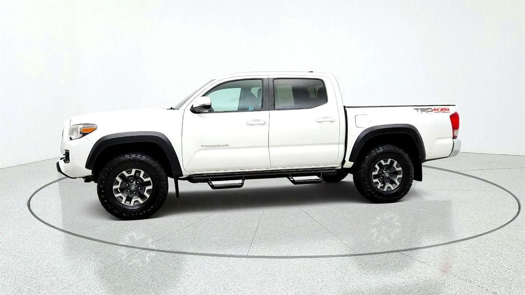 Used 2017 Toyota Tacoma TRD Off-Road w/ Tow Package (A/T) AWD/4WD image 8