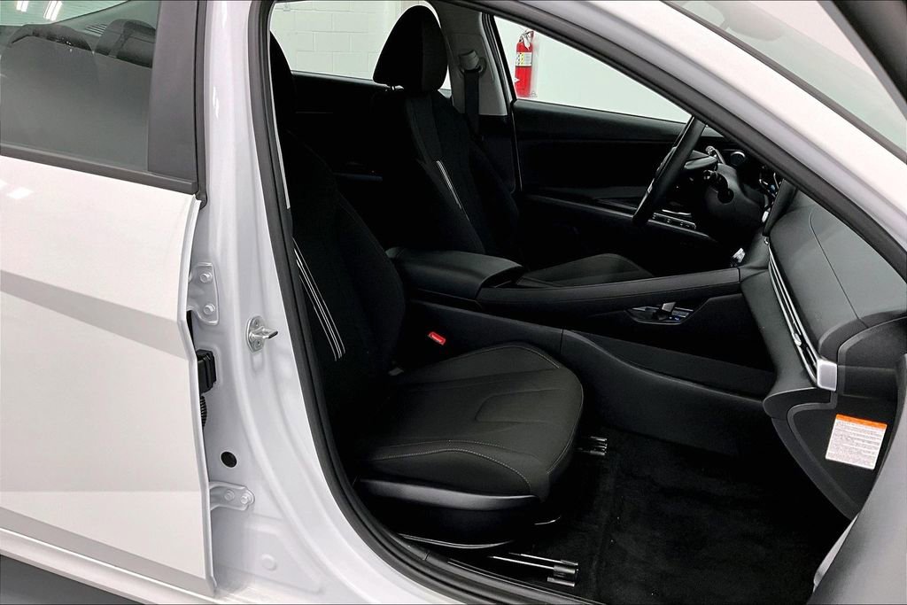 Used 2026 Hyundai Elantra Blue image 10