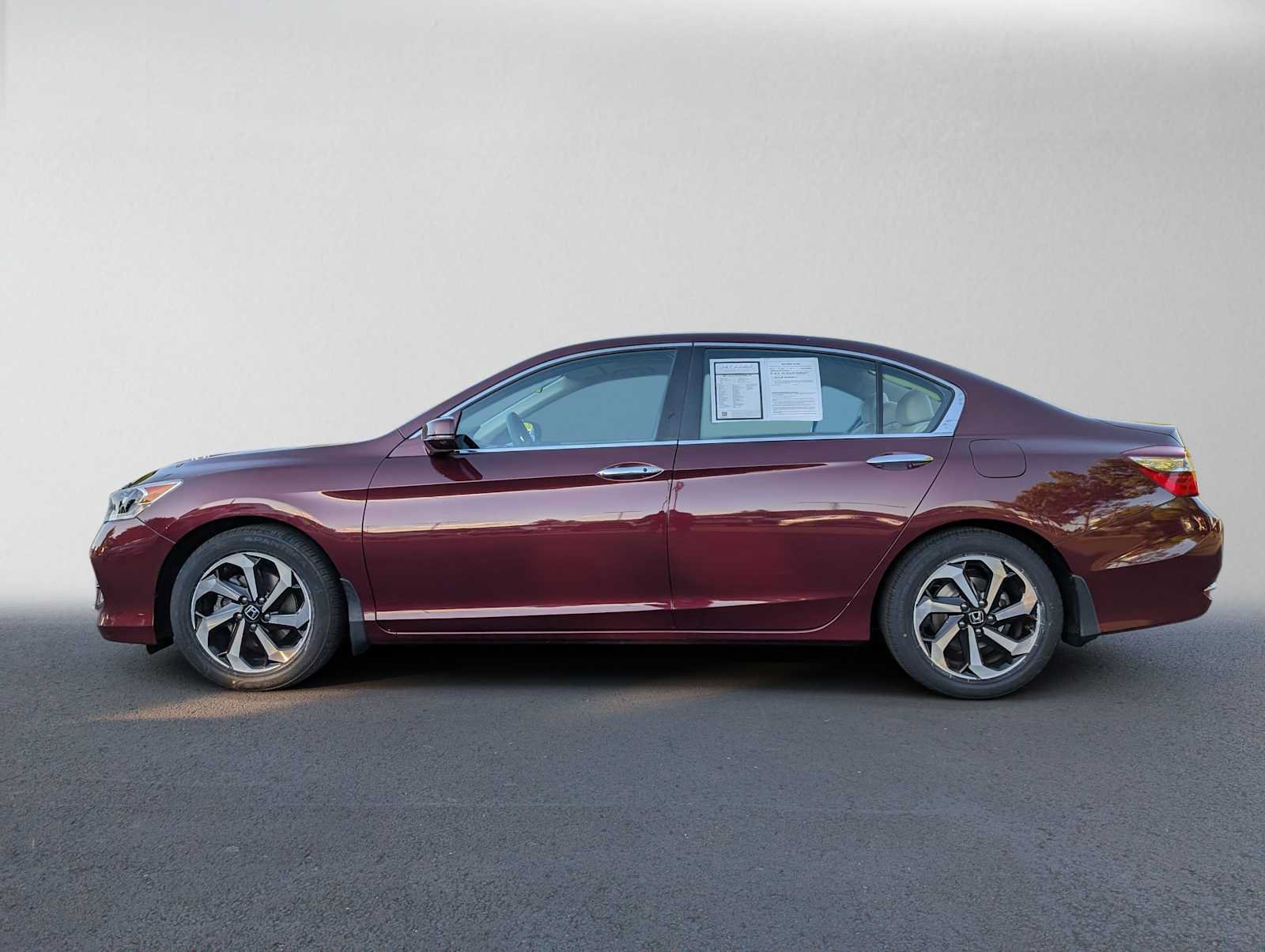 Used 2017 Honda Accord EX image 6