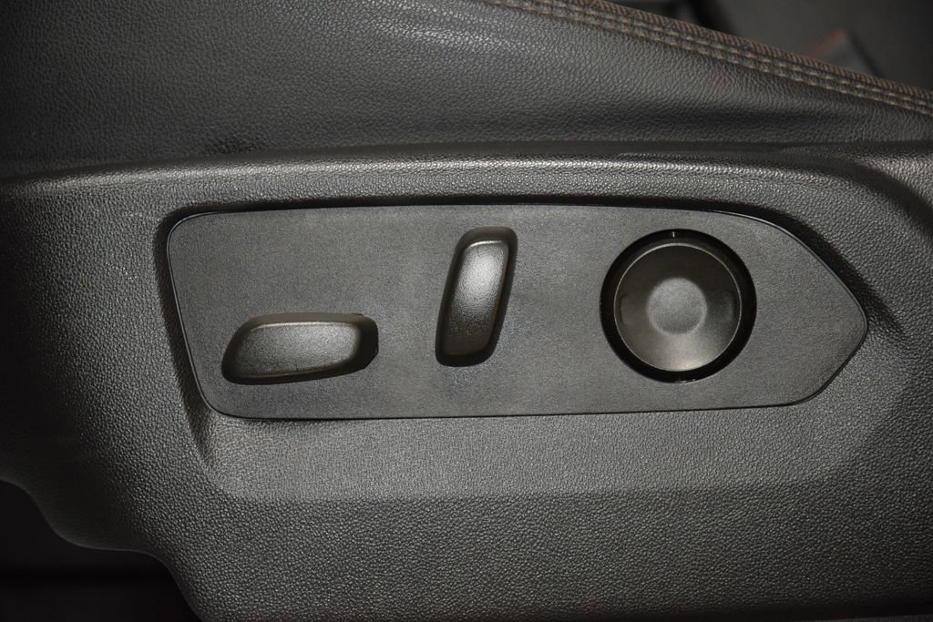 Used 2022 Chevrolet Tahoe High Country AWD/4WD image 40