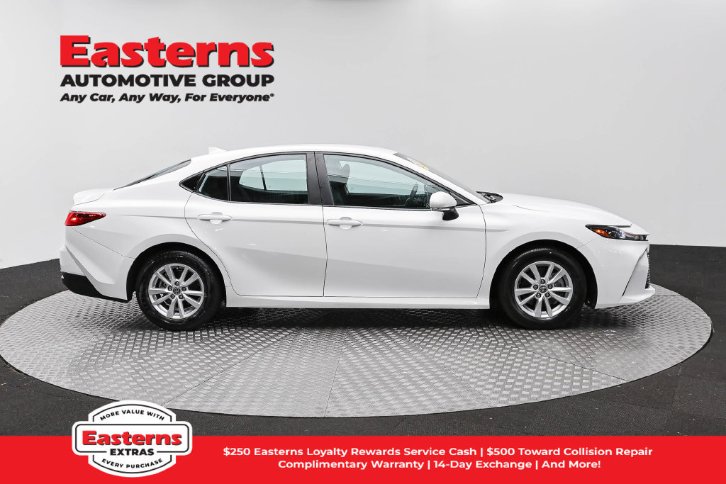 Used 2025 Toyota Camry LE w/ Convenience Package FWD image 5