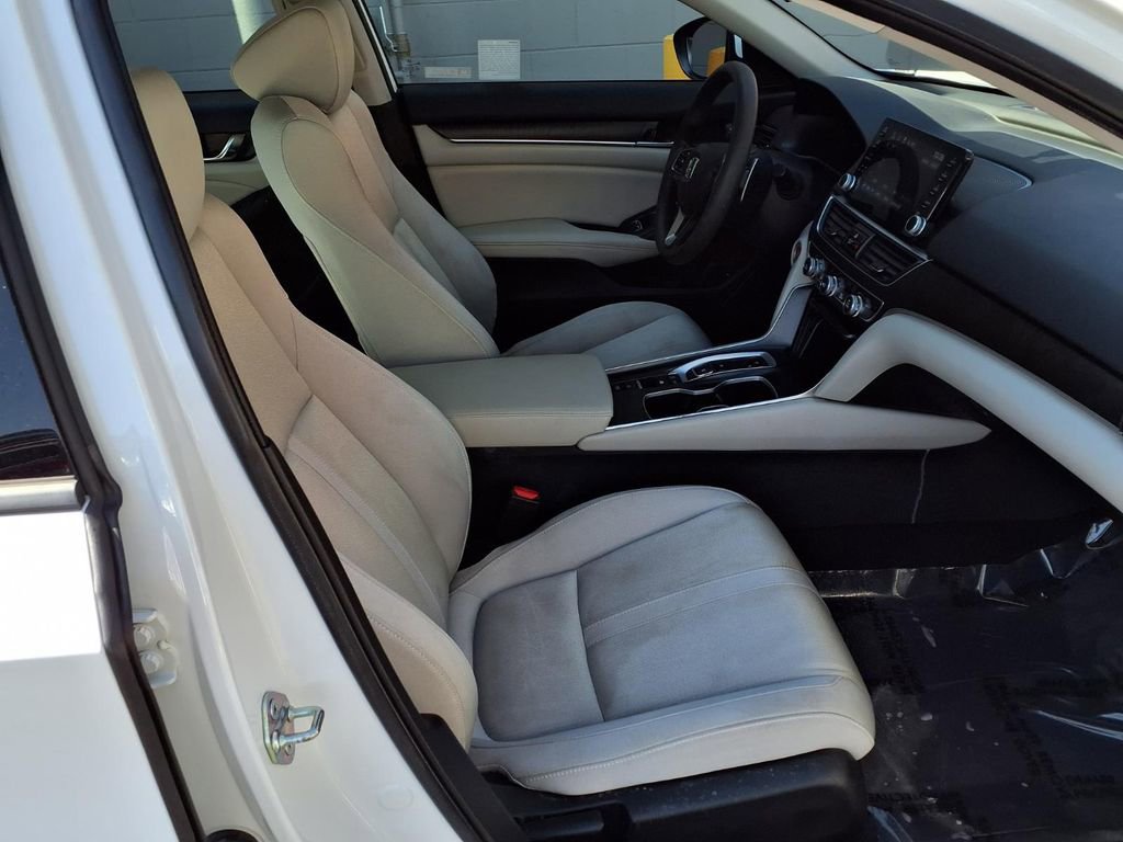 Used 2020 Honda Accord EX image 24