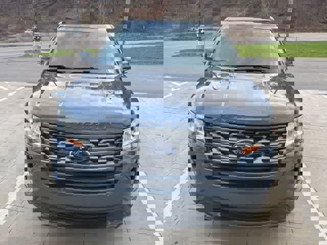 Used 2019 Ford Explorer XLT w/ Equipment Group 202A image 2