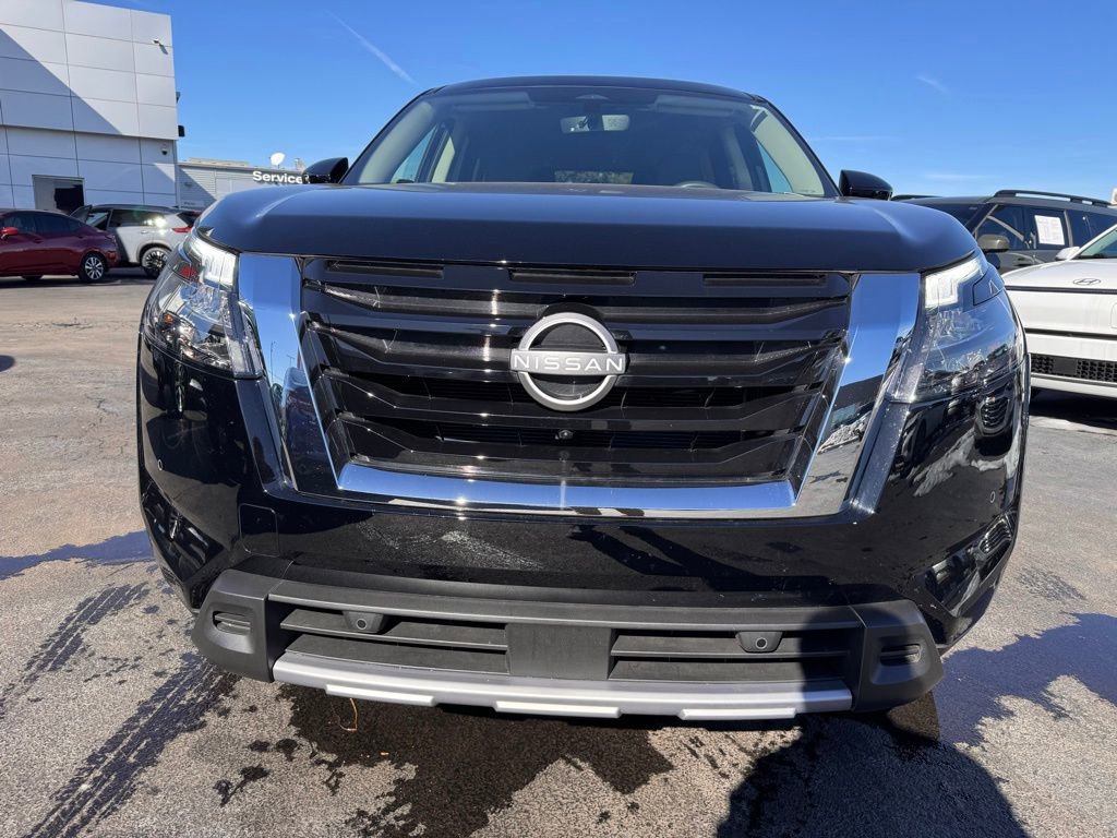 Used 2025 Nissan Pathfinder SL image 8