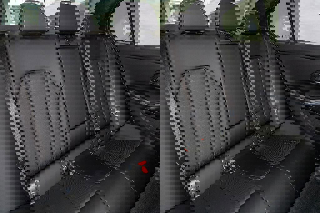 New 2026 BMW 330i xDrive Sedan w/ Convenience Package image 34