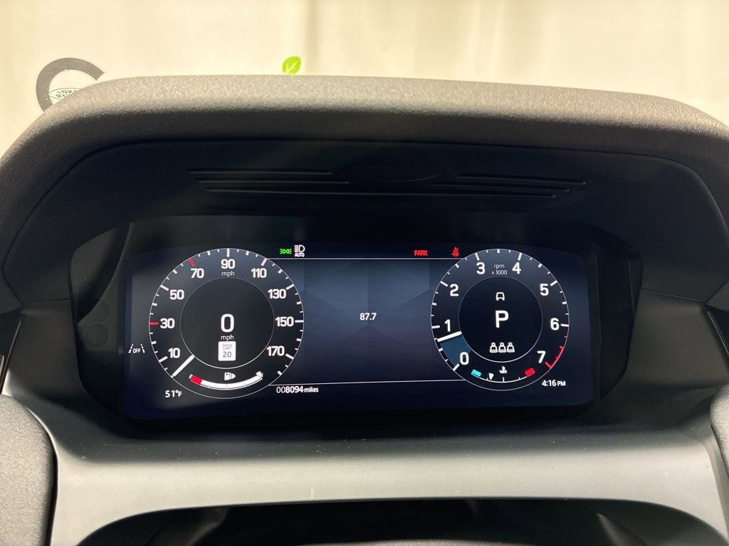 Used 2025 Land Rover Discovery Sport S image 28