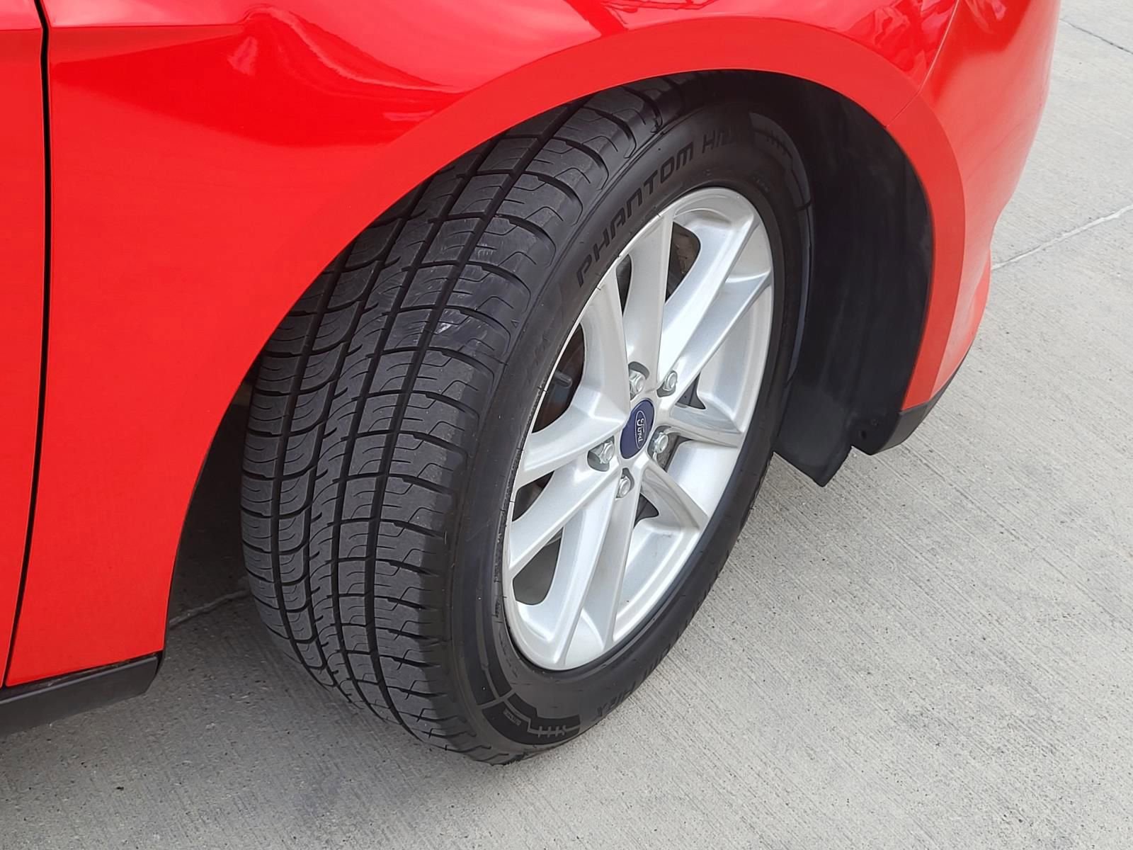 Used 2016 Ford Focus SE image 6